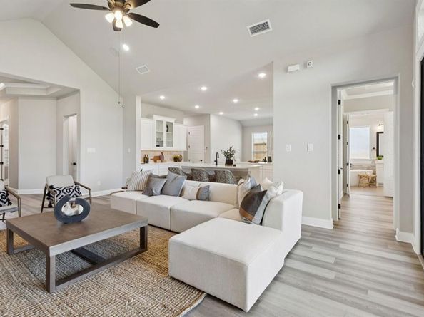 201  Cross Timbers Street , Azle Texas 76020