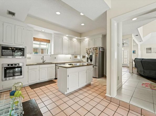 9420  Blue Jay Way , Irving Texas 75063