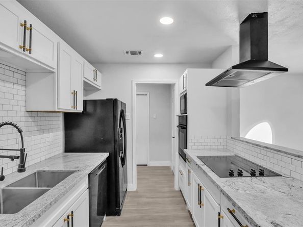 1432  Barron Lane , Fort Worth Texas 76112