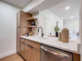 4020  Holland Avenue  211, Dallas Texas 75219