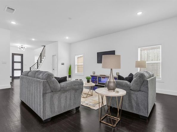 407  Dubois Avenue , Dallas Texas 75203