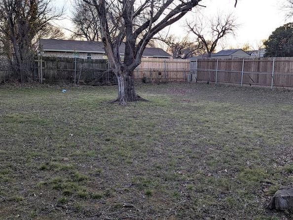 210  Sixpence Lane , Euless Texas 76039