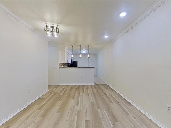 1004  Bridges Drive , Arlington Texas 76012