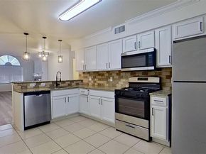 1004  Bridges Drive , Arlington Texas 76012