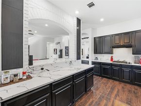 2202 S Branch Drive , Arlington Texas 76001