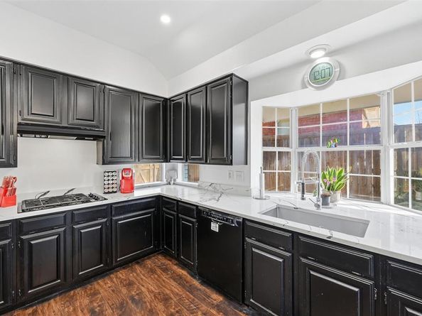 2202 S Branch Drive , Arlington Texas 76001