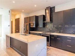 2000  Park Avenue  110, Dallas Texas 75215