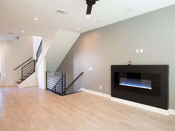 2000  Park Avenue  110, Dallas Texas 75215