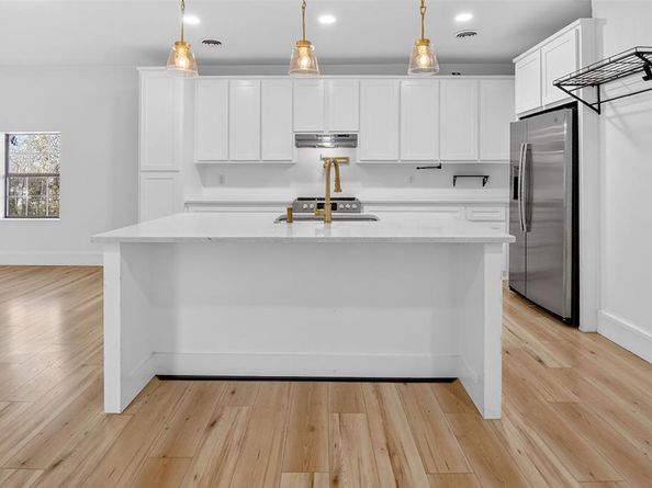 2218  Lynnhaven Road , Fort Worth Texas 76103