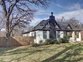 2218  Lynnhaven Road , Fort Worth Texas 76103