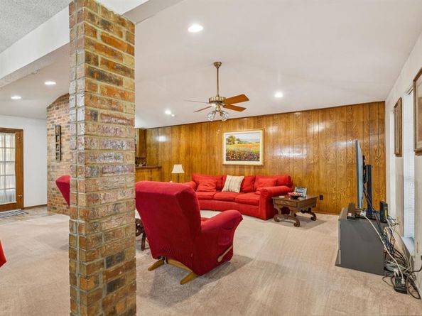 2009  Glenbrook Meadows Drive , Garland Texas 75040