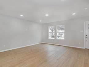 320 W Gambrell Street , Fort Worth Texas 76115