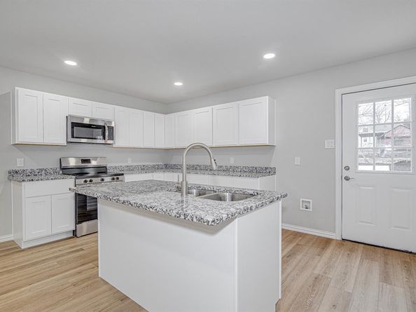 320 W Gambrell Street , Fort Worth Texas 76115