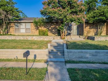 1410  Surrey Court 