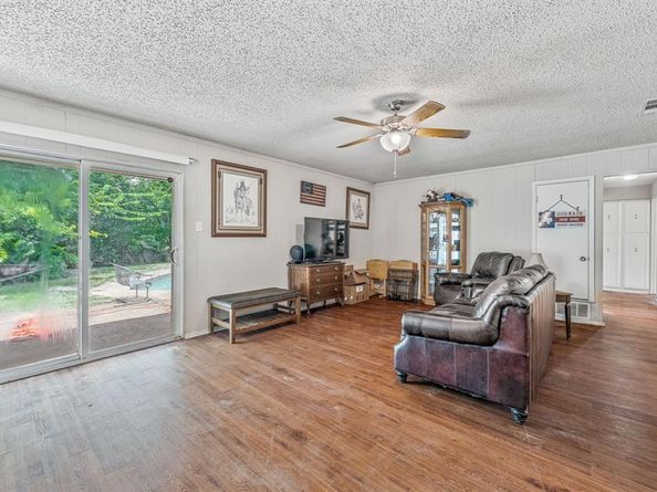 125  Roundtree Drive , Crowley Texas 76036