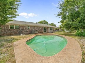 125  Roundtree Drive , Crowley Texas 76036