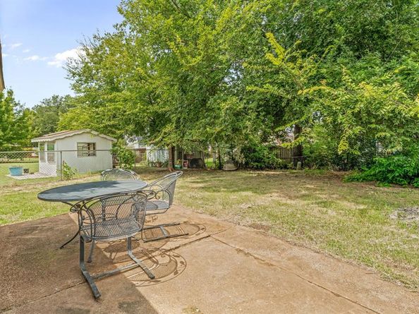 125  Roundtree Drive , Crowley Texas 76036