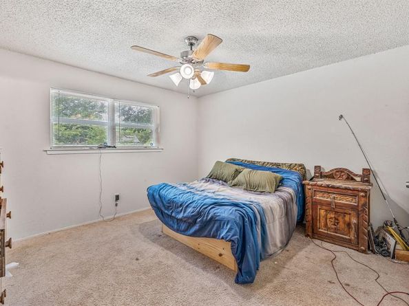 125  Roundtree Drive , Crowley Texas 76036