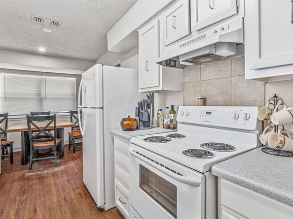125  Roundtree Drive , Crowley Texas 76036