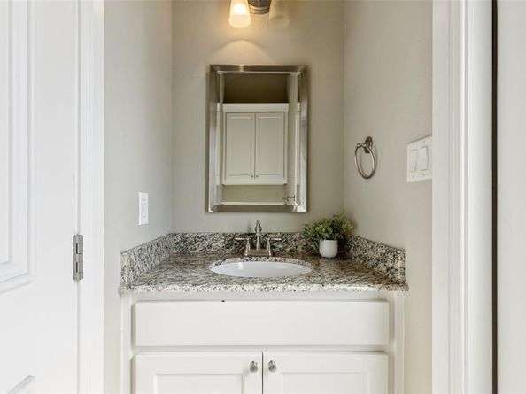 2624  Sir Gawain Lane , Lewisville Texas 75056