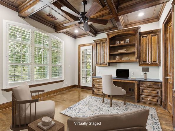 2624  Sir Gawain Lane , Lewisville Texas 75056