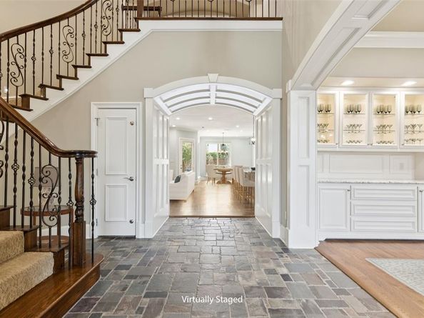 2624  Sir Gawain Lane , Lewisville Texas 75056