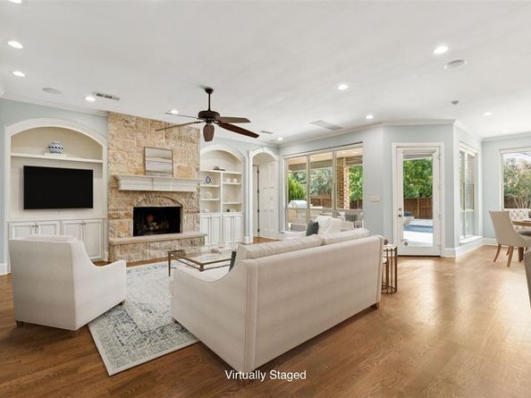 2624  Sir Gawain Lane , Lewisville Texas 75056