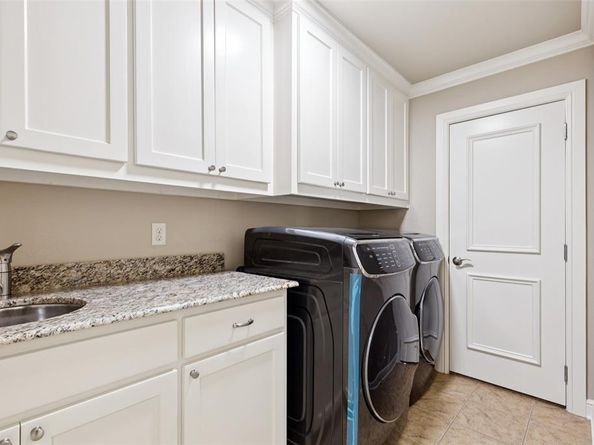 2624  Sir Gawain Lane , Lewisville Texas 75056