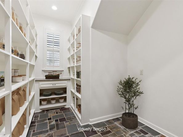 2624  Sir Gawain Lane , Lewisville Texas 75056