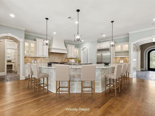 2624  Sir Gawain Lane , Lewisville Texas 75056