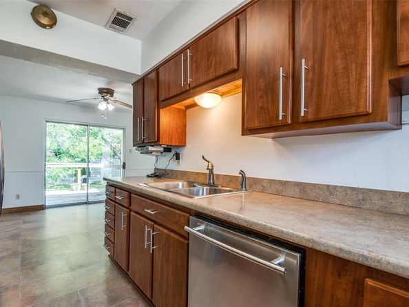 1417  Summit Street , Mesquite Texas 75149