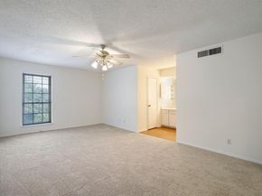 5949  Copperwood Lane  1158, Dallas Texas 75248