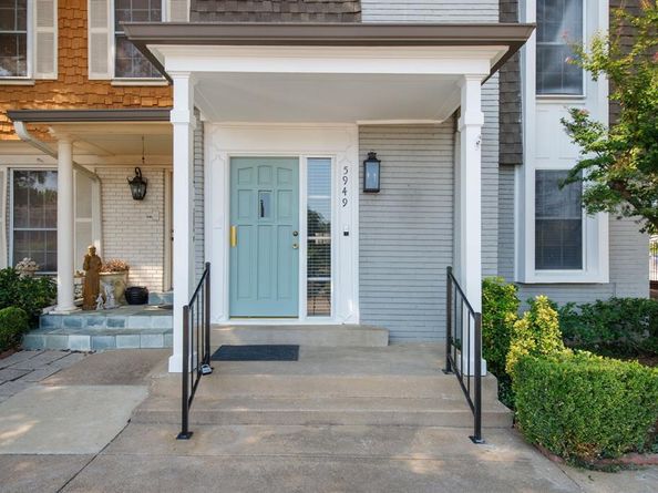 5949  Copperwood Lane  1158, Dallas Texas 75248
