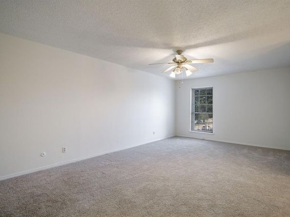 5949  Copperwood Lane  1158, Dallas Texas 75248