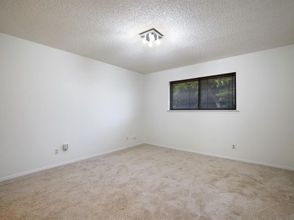5949  Copperwood Lane  1158, Dallas Texas 75248