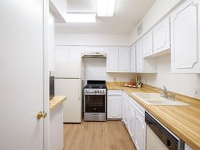 5949  Copperwood Lane  1158, Dallas Texas 75248