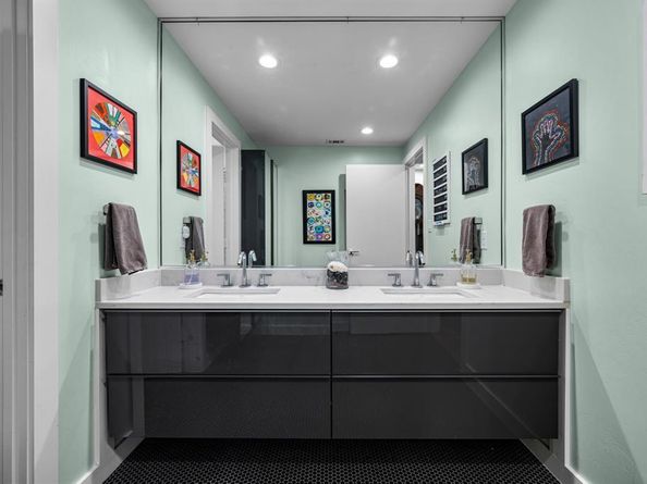 2547  Wentworth Street , Dallas Texas 75211