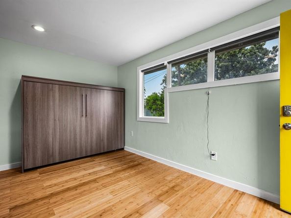 2547  Wentworth Street , Dallas Texas 75211