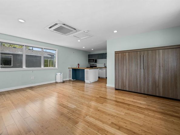 2547  Wentworth Street , Dallas Texas 75211