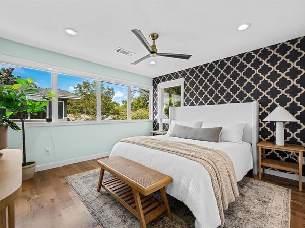 2547  Wentworth Street , Dallas Texas 75211