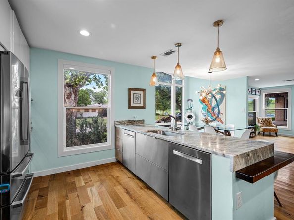 2547  Wentworth Street , Dallas Texas 75211