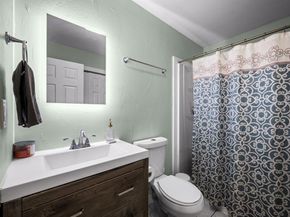 2547  Wentworth Street , Dallas Texas 75211