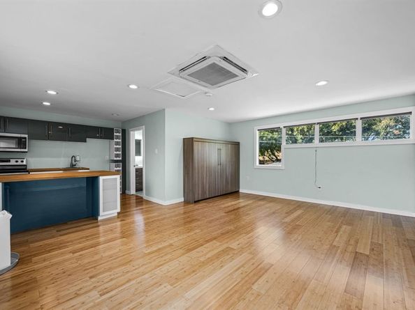 2547  Wentworth Street , Dallas Texas 75211
