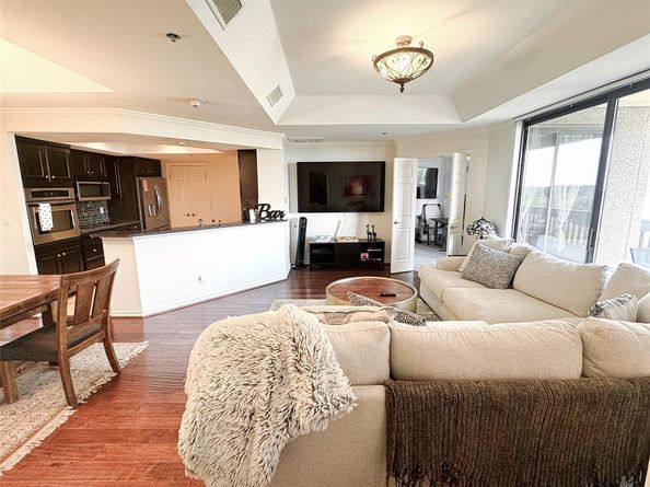 5909  Luther Lane  801, Dallas Texas 75225