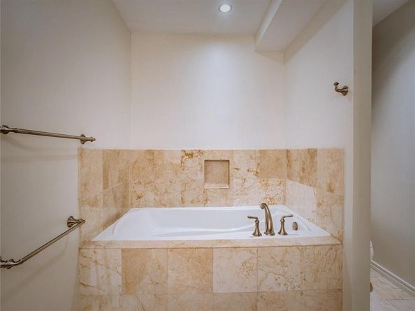 5909  Luther Lane  801, Dallas Texas 75225