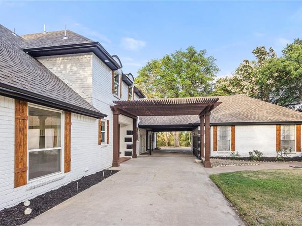 200  Green River Trail , Fort Worth Texas 76103
