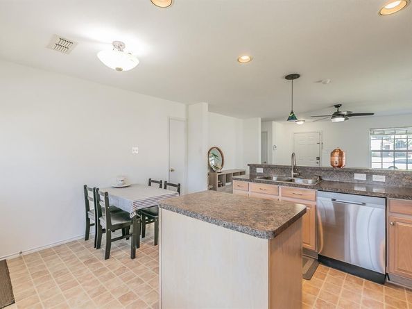 8025  Hidden Oaks Drive , Fort Worth Texas 76120