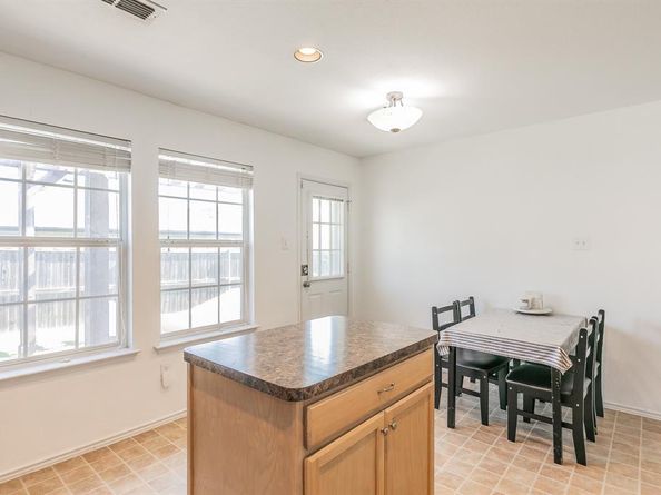 8025  Hidden Oaks Drive , Fort Worth Texas 76120
