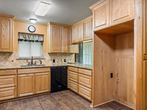 6013  Wisen Avenue , Fort Worth Texas 76133