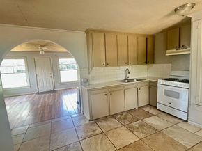 312 N Retta Street , Fort Worth Texas 76111